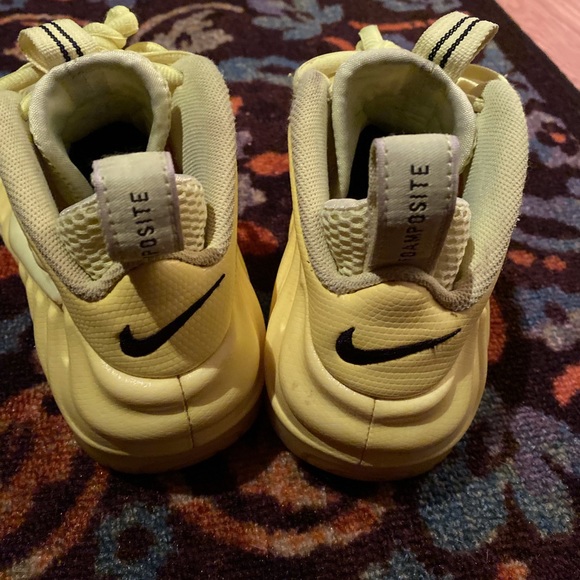 Nike Air Foamposite Pro “Volt” - Picture 3 of 3
